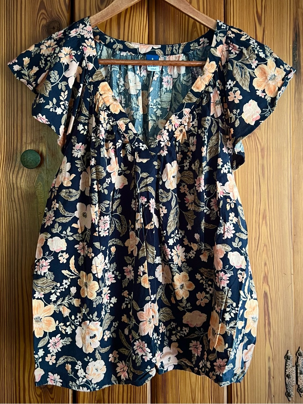 Old Navy Floral V-Neck Flutter Sleeve Top Blouse, indigo blue & Peach small
